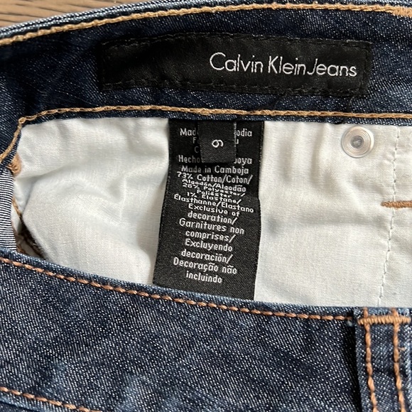 Calvin Klein skinny. Size 6. 32” inseam - Picture 4 of 4
